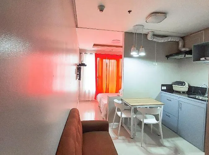 Affordable Bay & Lights View With Free Pool Access 4* Manila