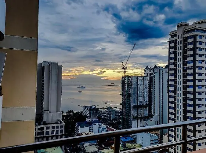 Affordable Bay & Lights View With Free Pool Access Aparthotel 4*