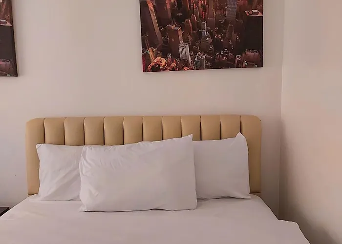 Affordable Bay & Lights View With Free Pool Access Manila